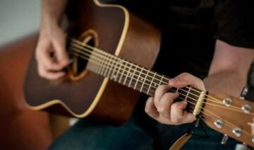 Como aprender violão facilmente e sozinho?